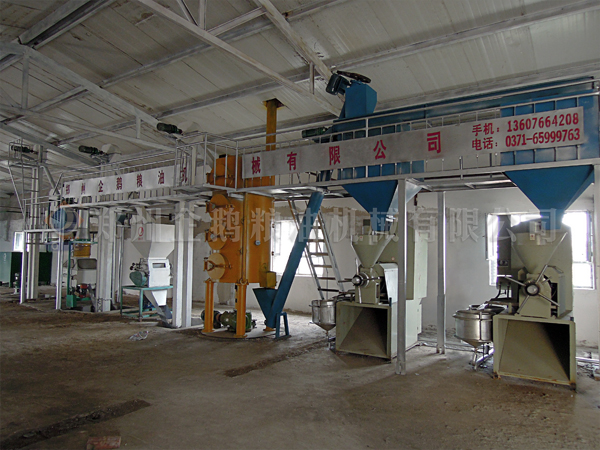 小型榨油機(jī)設(shè)備