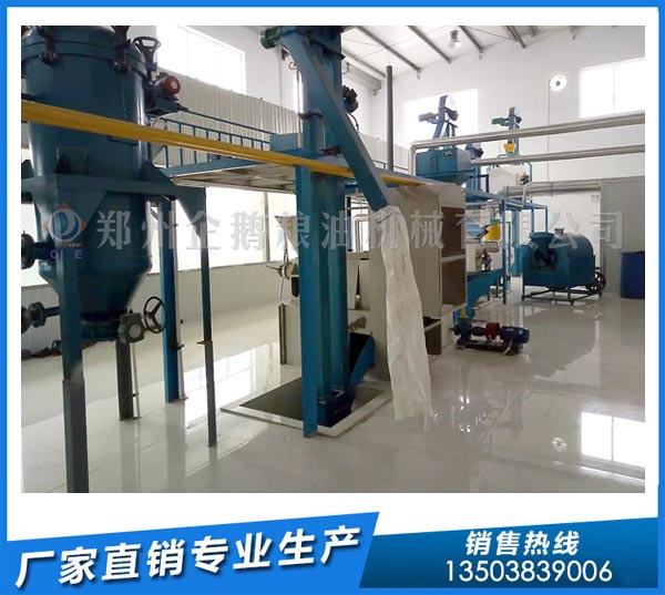 小型榨油機設(shè)備